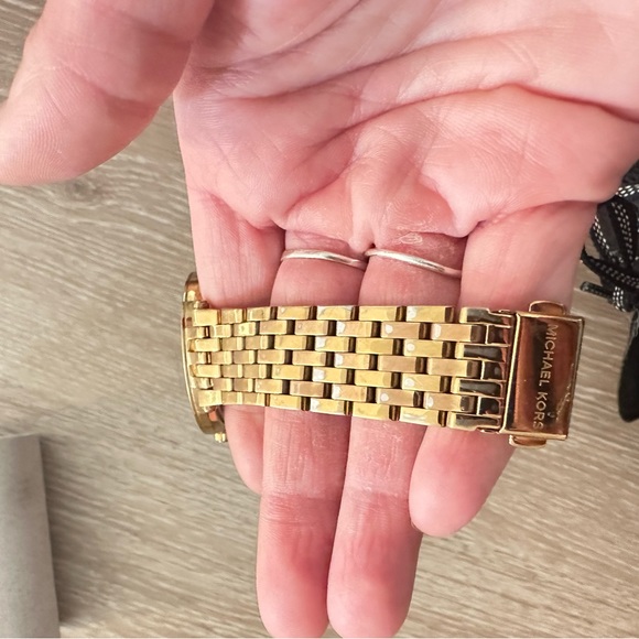 Michael Kors watch with box - Picture 3 of 8